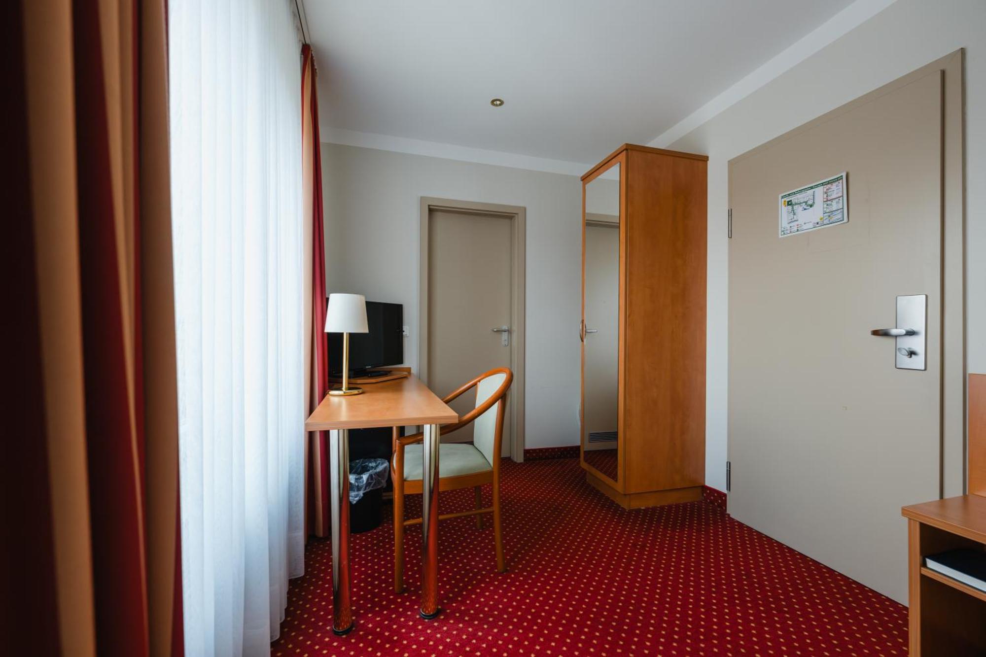 דיסבורג Hotel Mirage מראה חיצוני תמונה